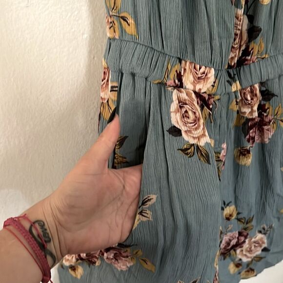 Xhilaration Xhileration Floral Off-Shoulder Romper - Picture 4 of 9